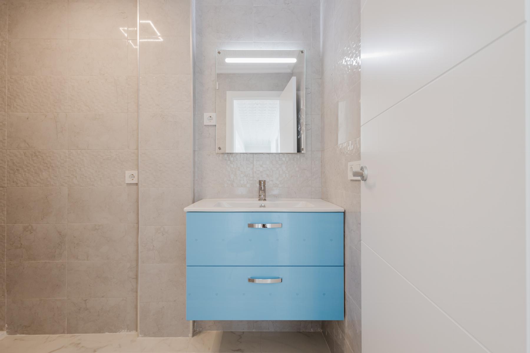 Master bedroom in apartment for sale in Torrevieja
