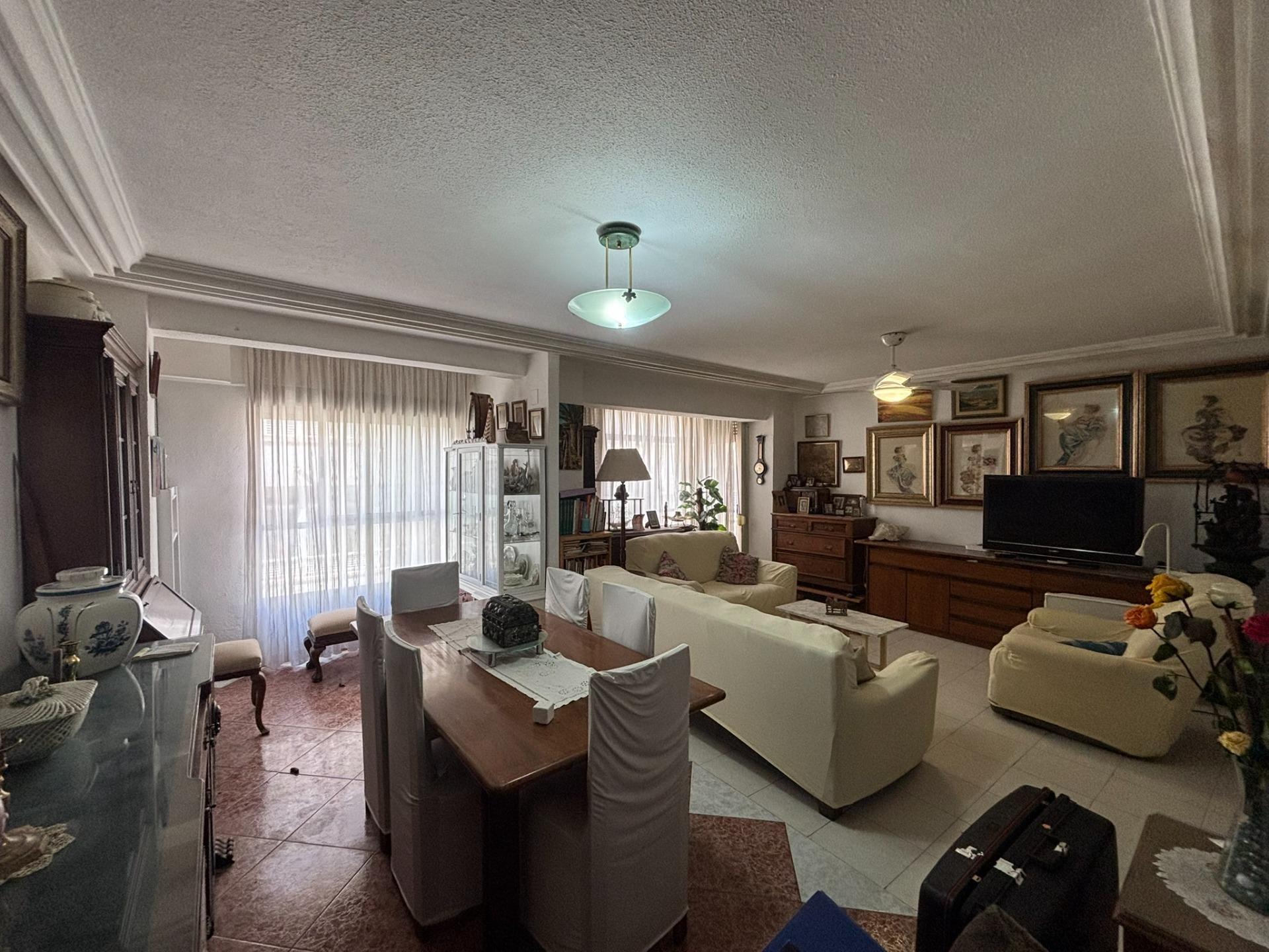 Bedroom in apartment for sale in Torrevieja