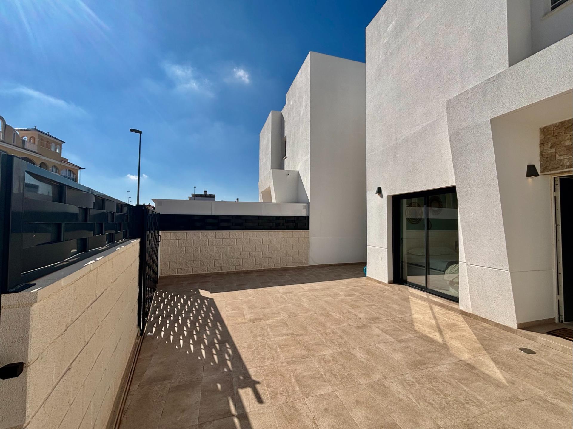 Bedroom in villa for sale in Benijofar