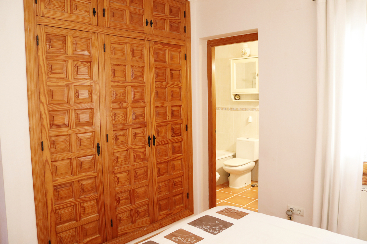 Bedroom in villa for sale in Benigembla