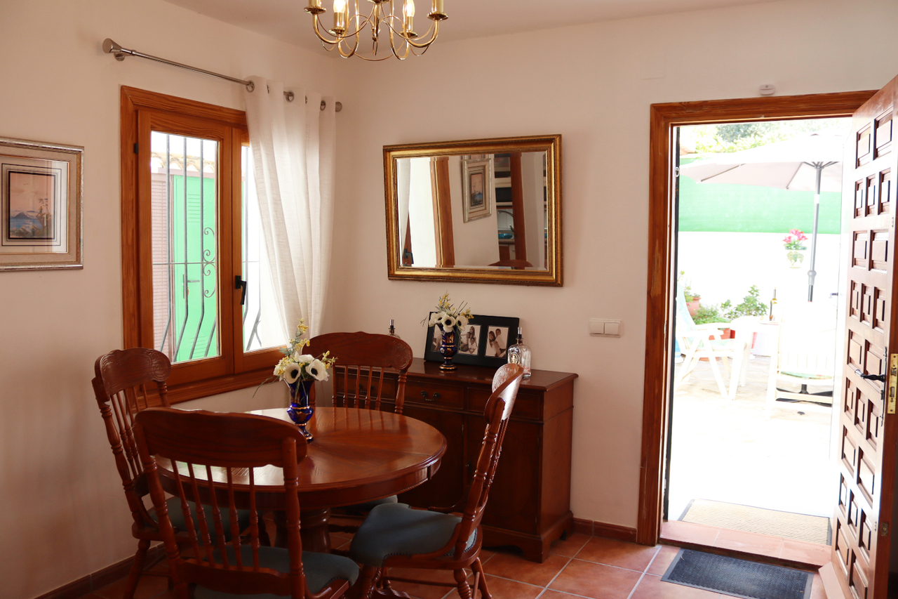 Master bedroom in villa for sale in Benigembla