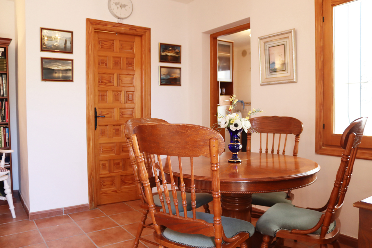 Bathroom in villa for sale in Benigembla