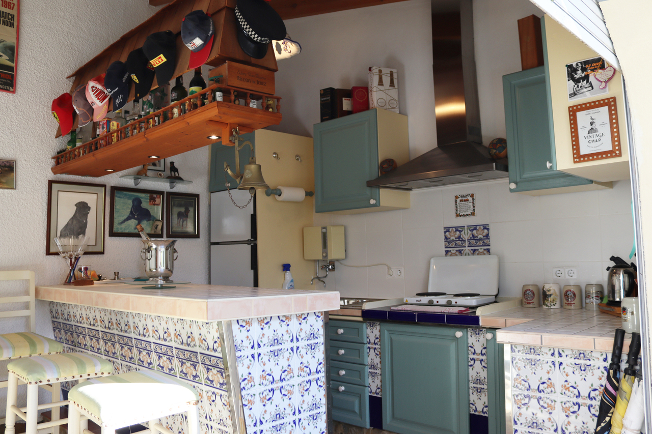 Master bedroom in villa for sale in Benigembla