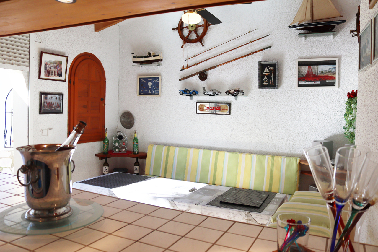 Pool area in villa for sale in Benigembla