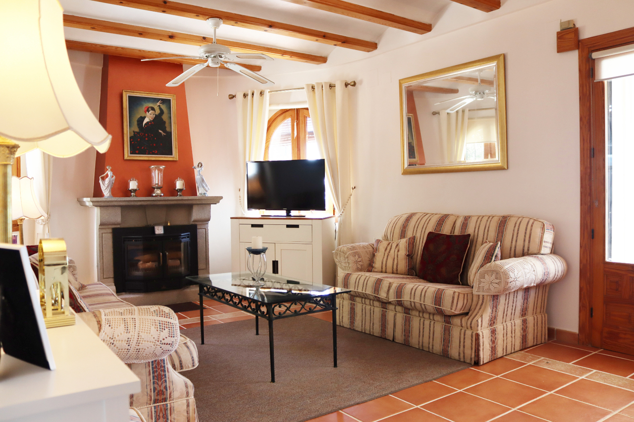 Pool area in villa for sale in Benigembla