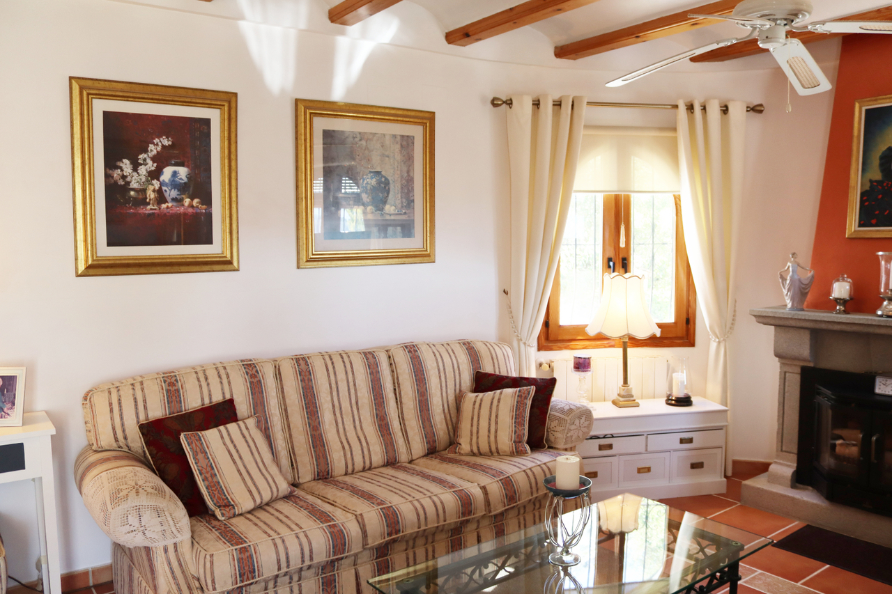 Dining area in villa for sale in Benigembla