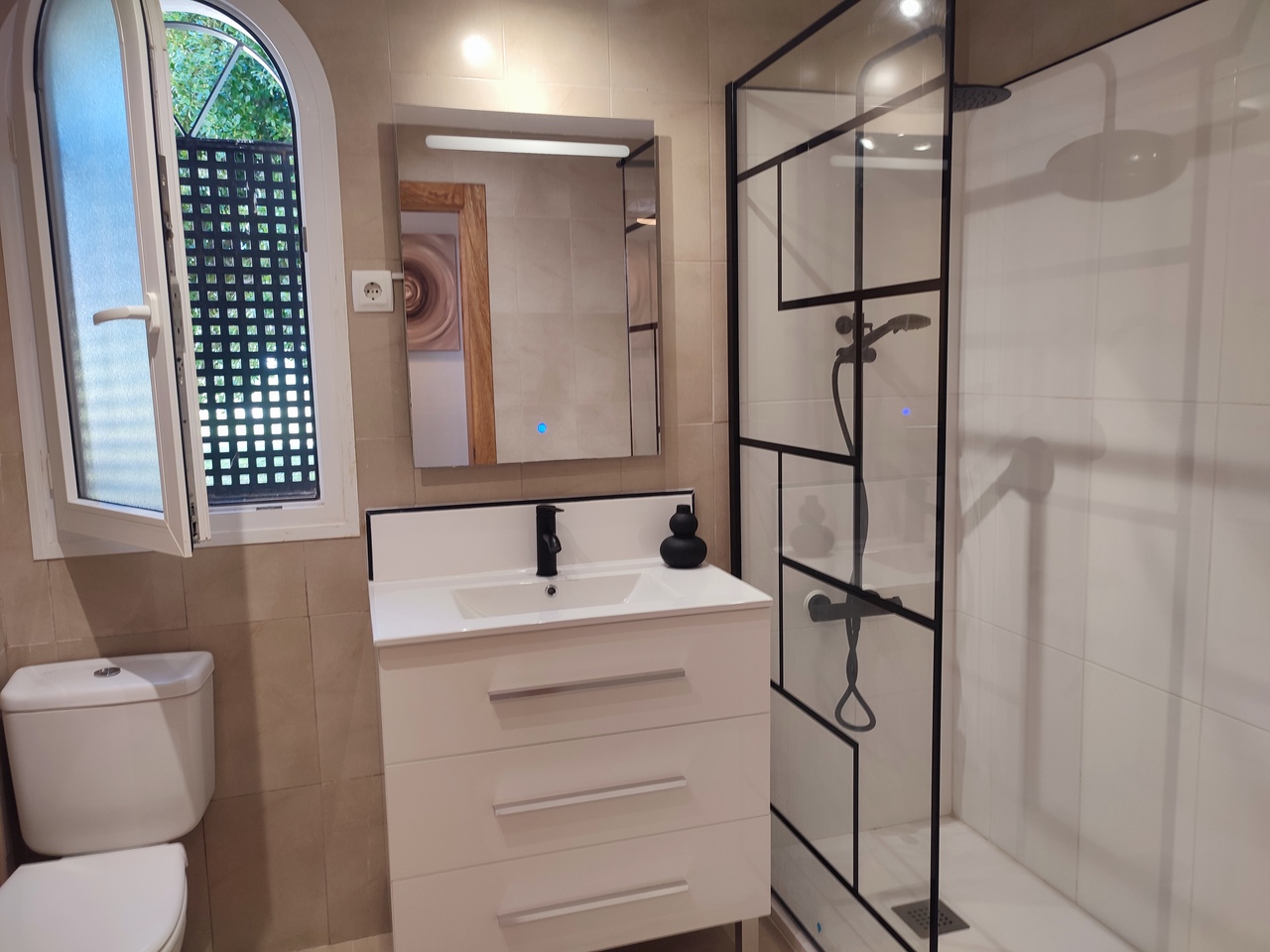 Bathroom in apartment for sale in Hacienda Riquelme Golf Resort
