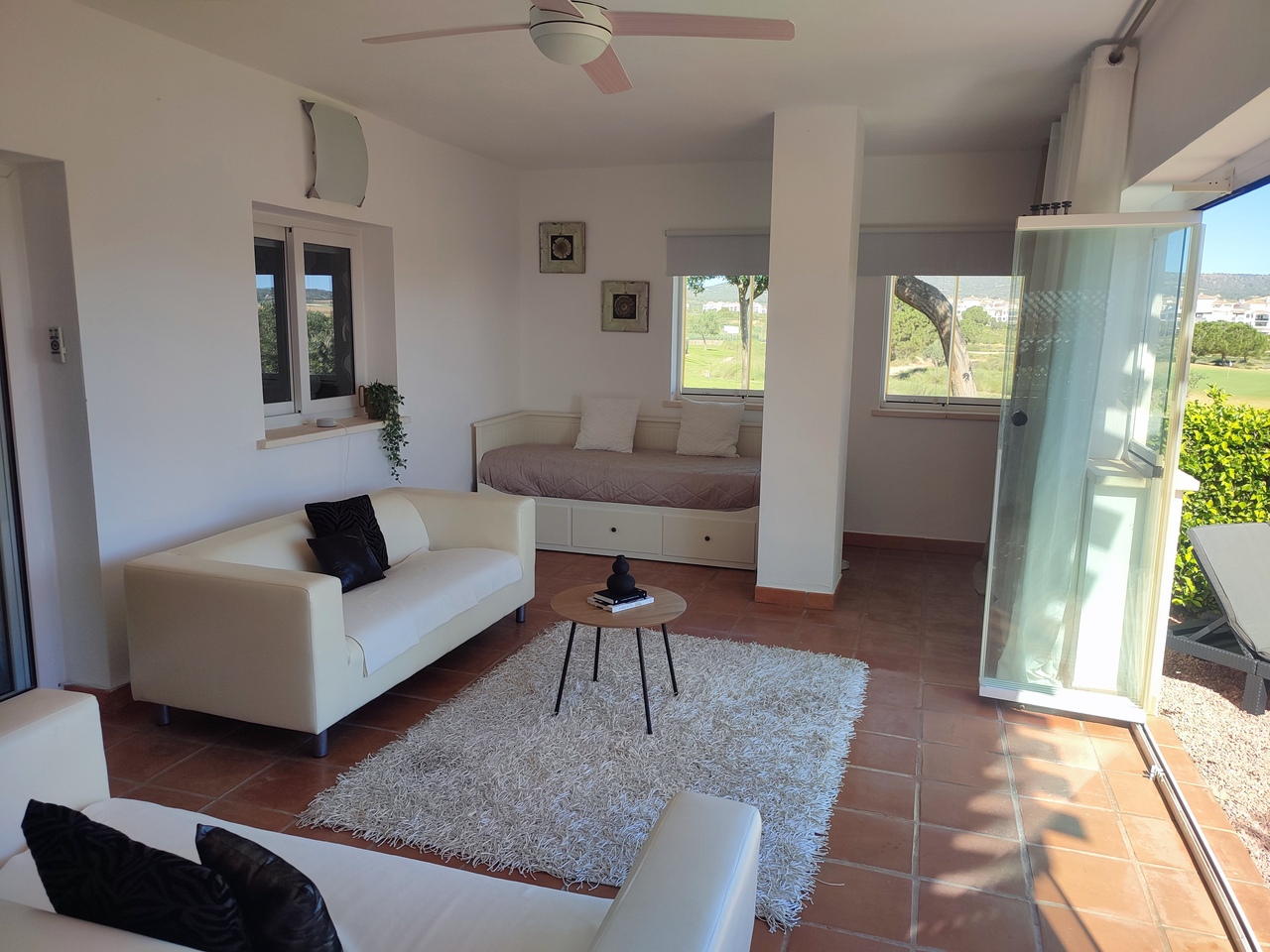 Garden in apartment for sale in Hacienda Riquelme Golf Resort