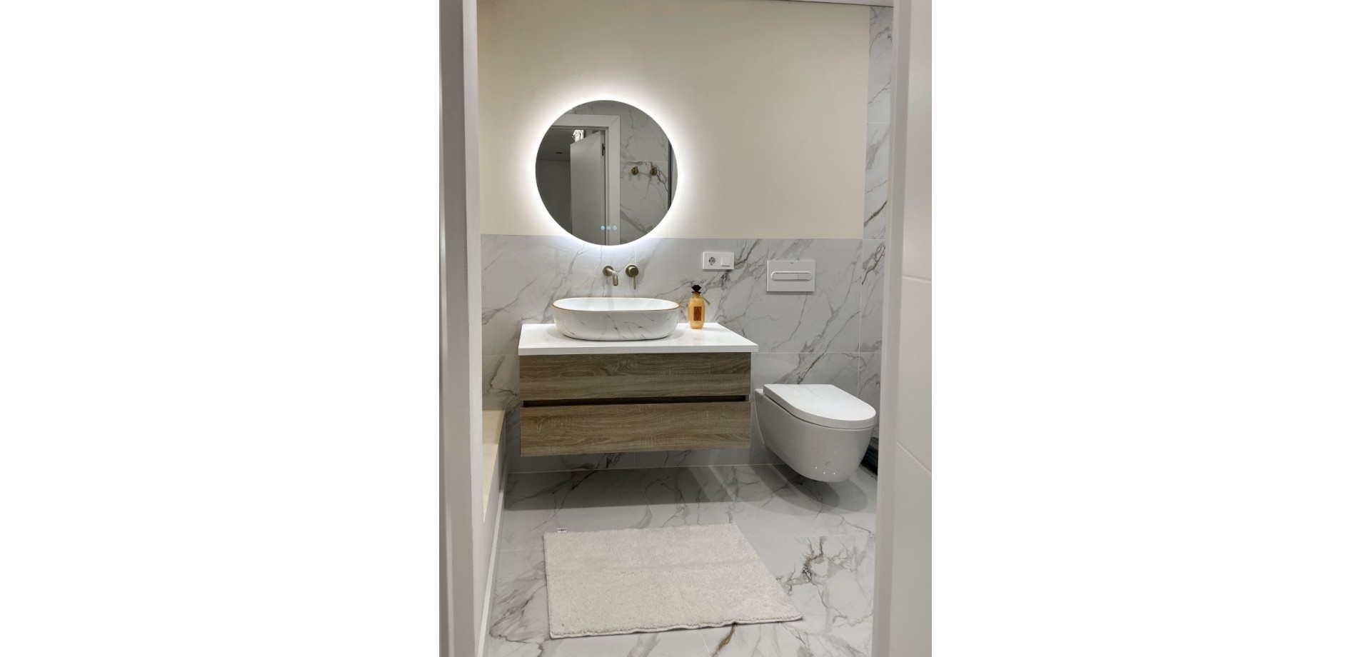 Bedroom in apartment for sale in Torrevieja