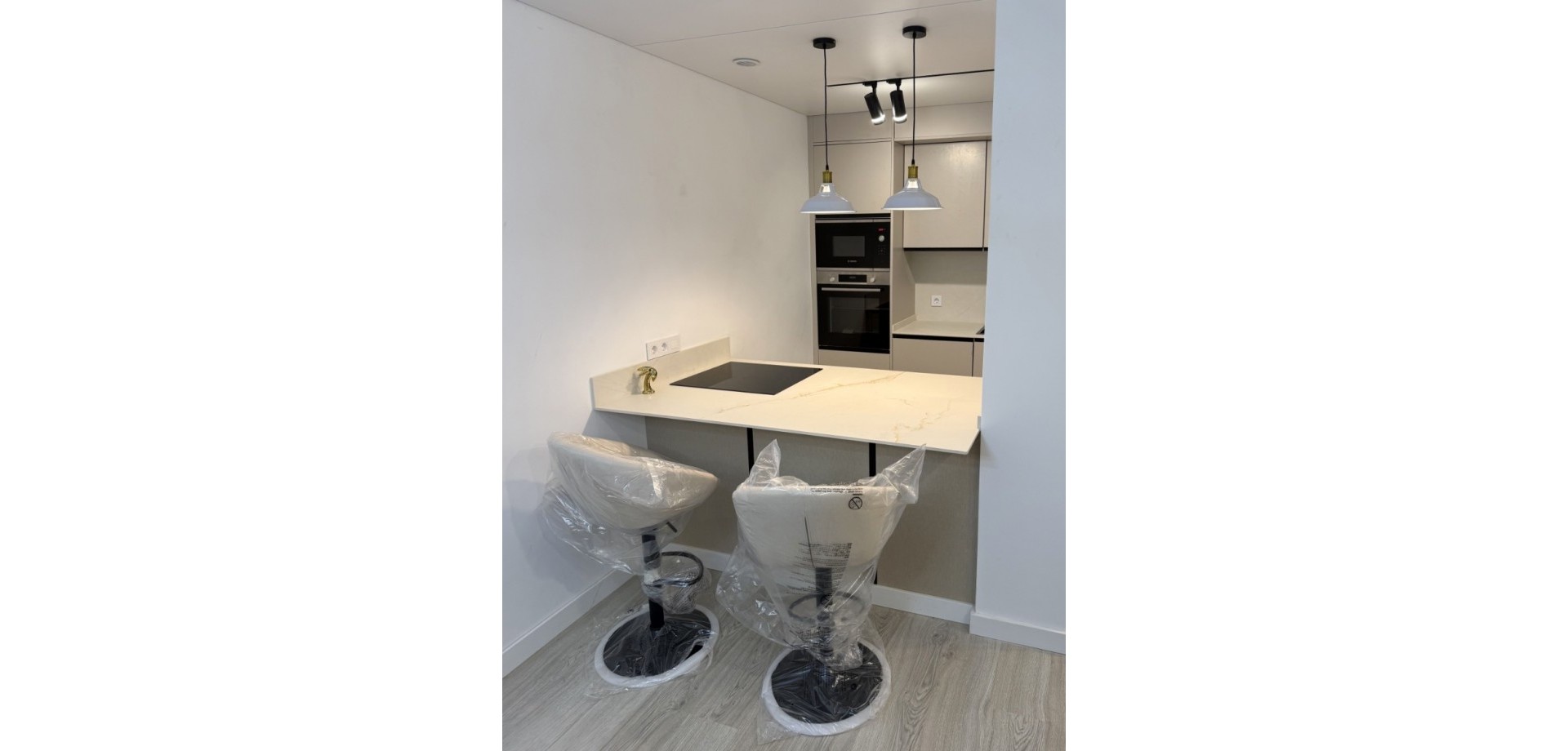 Master bedroom in apartment for sale in Torrevieja