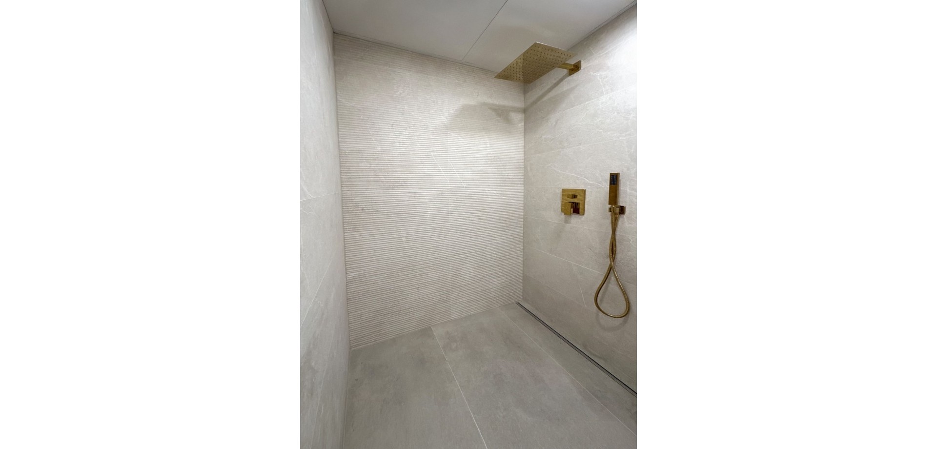 Bedroom in apartment for sale in Torrevieja