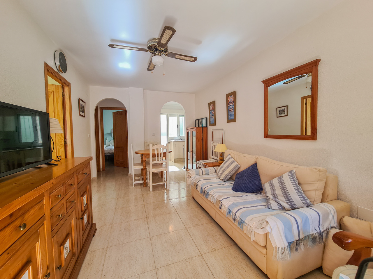 Attractive 2-Bedroom Apartment in Los Balcones, TorreviejaLocated in the peaceful residential area o