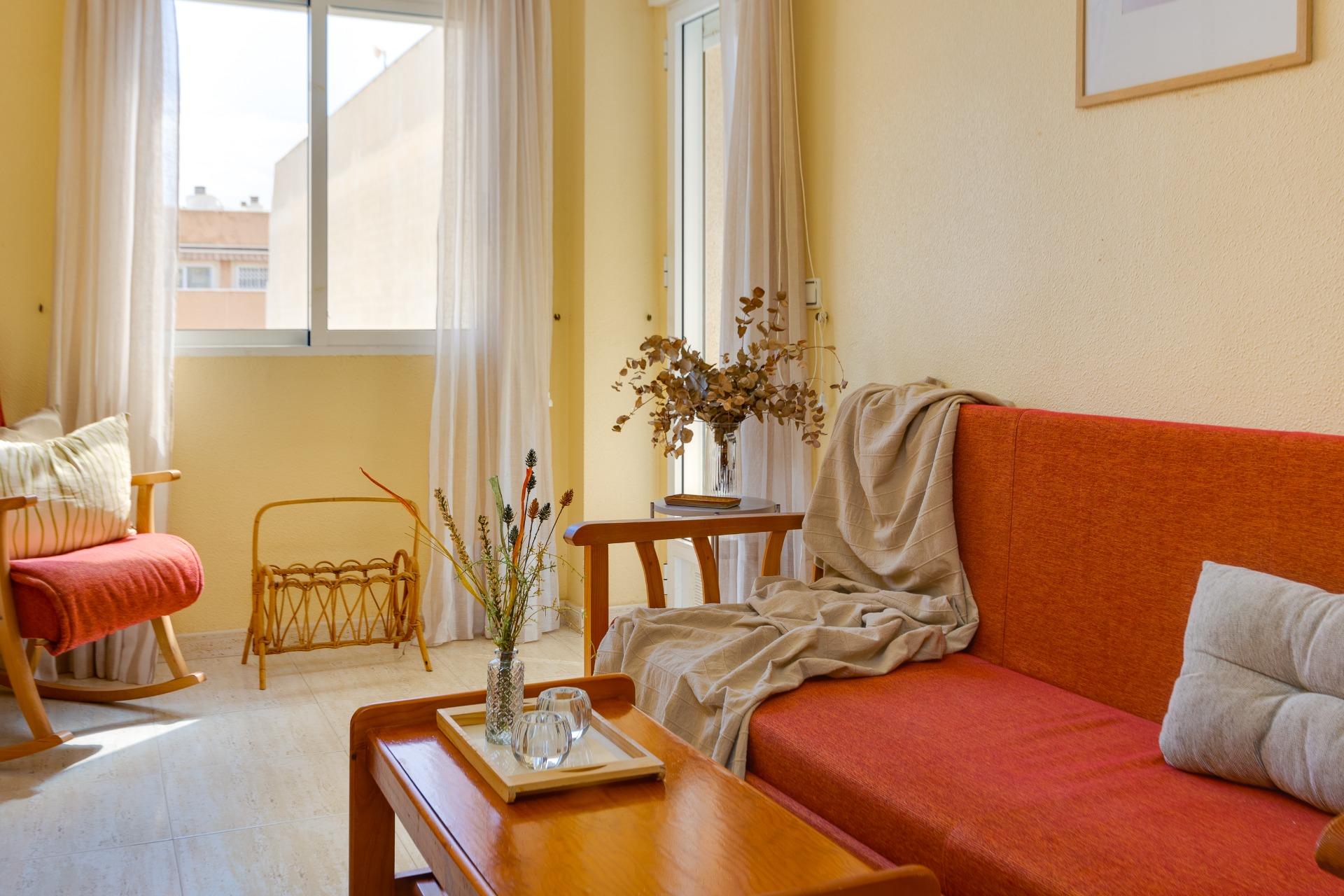 Apartment for sale in the heart of Torrevieja, just 350 meters from the popular Playa del Cura and w