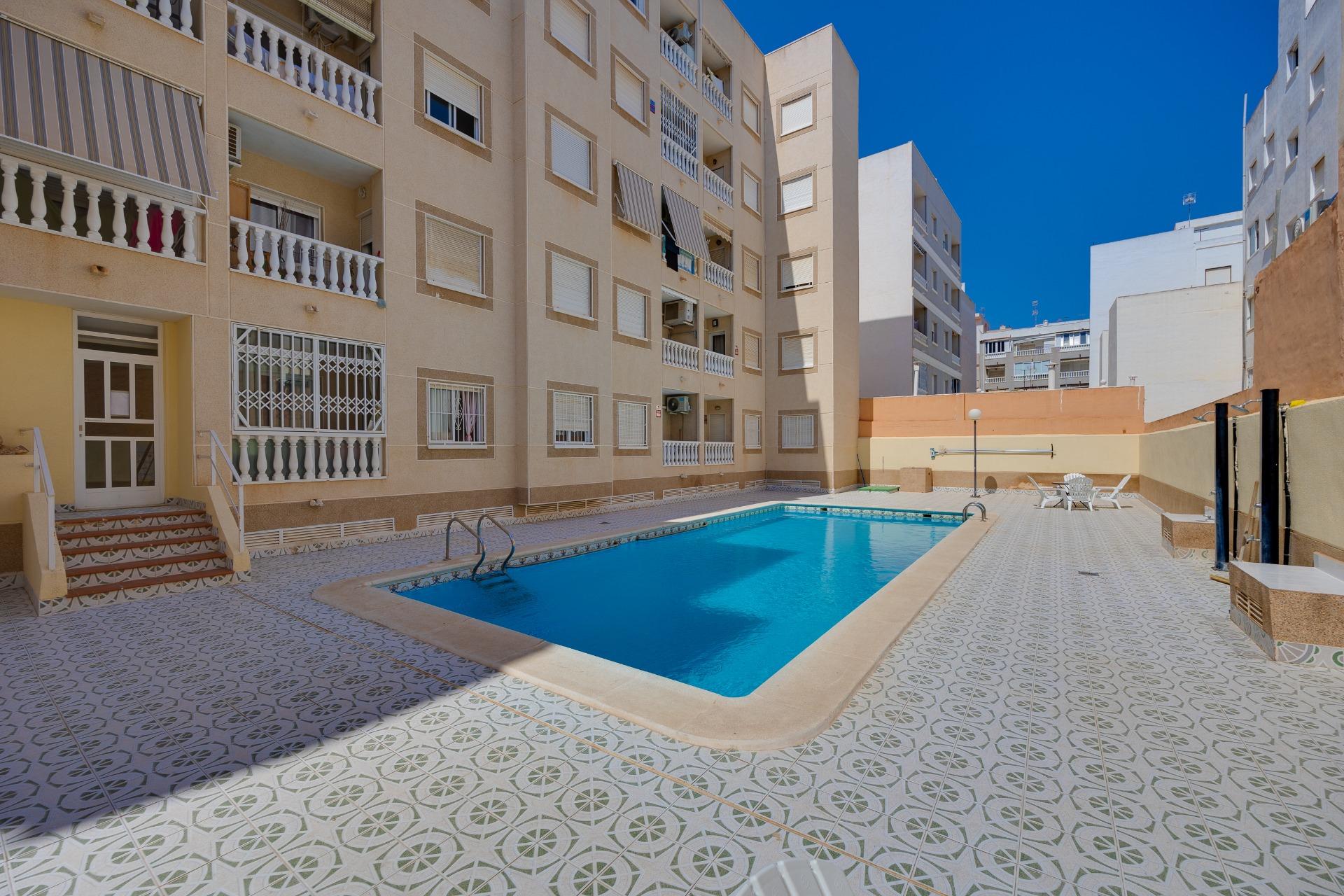 Bedroom in apartment for sale in Torrevieja