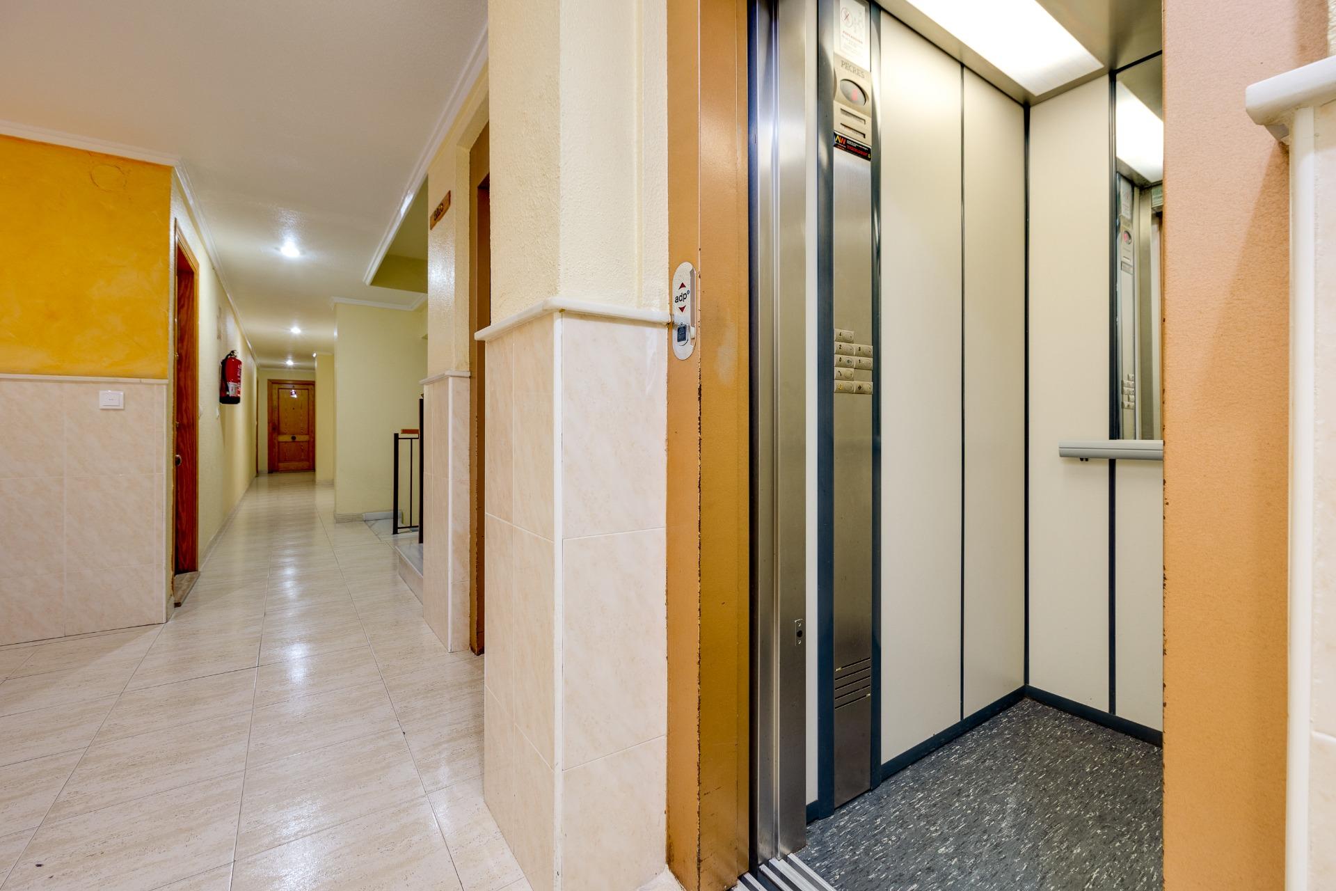 Master bedroom in apartment for sale in Torrevieja