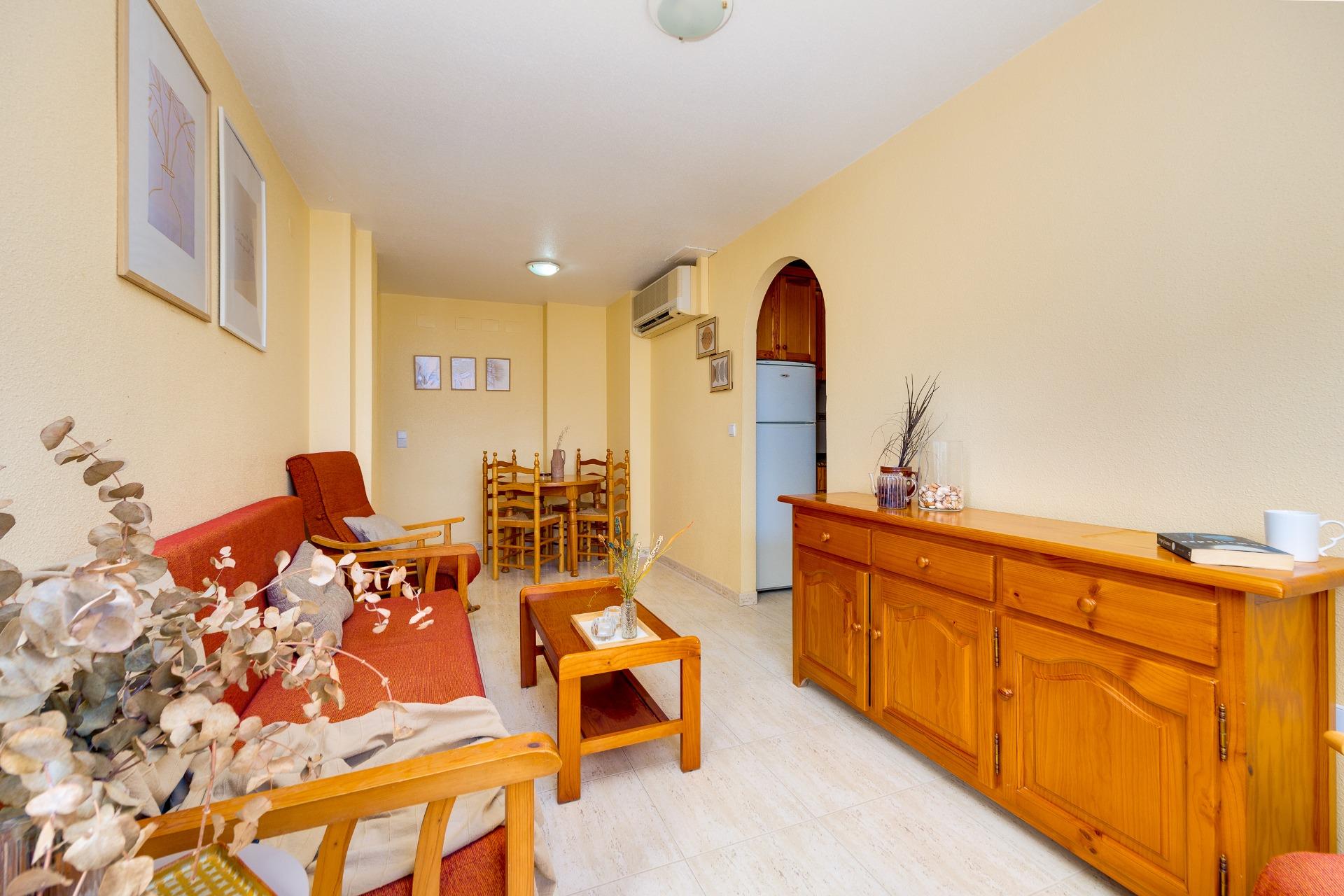 Bedroom in apartment for sale in Torrevieja