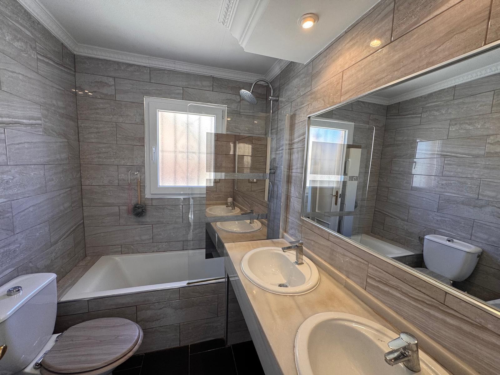 Master bedroom in villa for sale in San Miguel de Salinas
