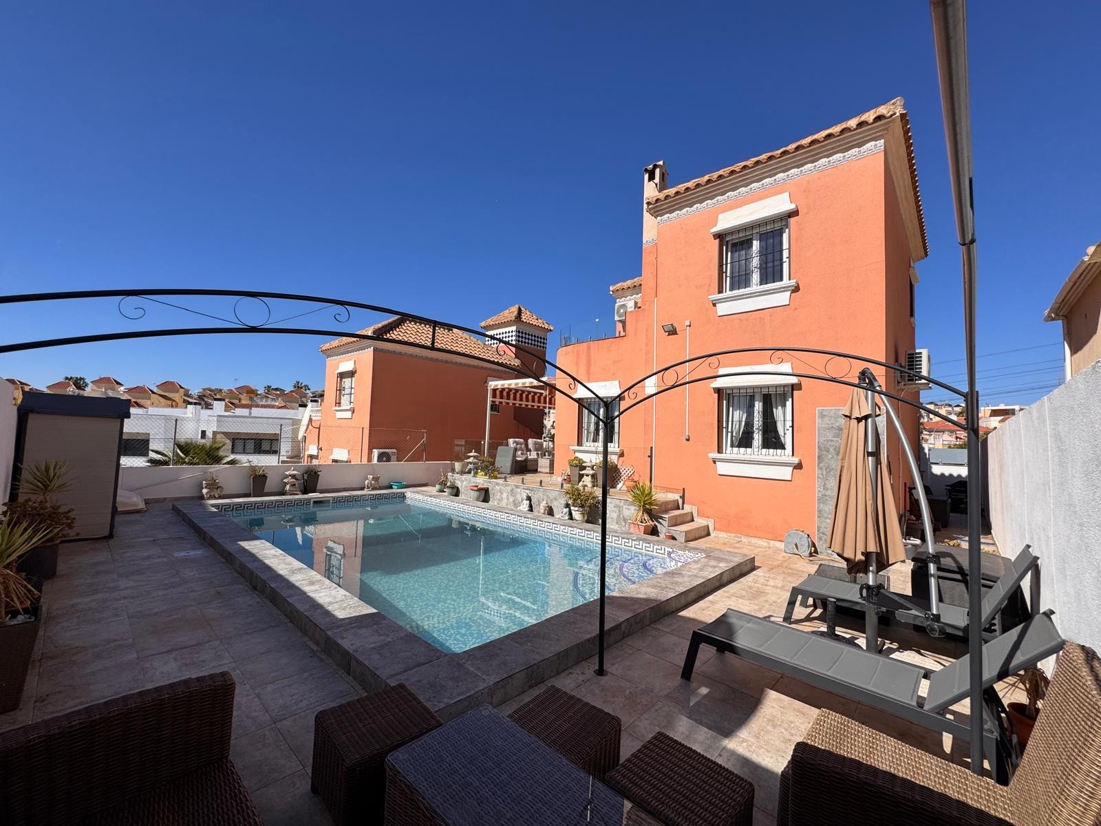 Master bedroom in villa for sale in San Miguel de Salinas