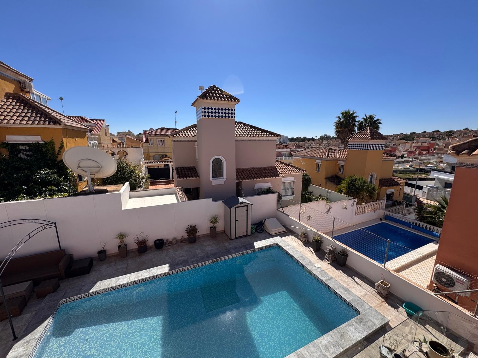 Pool area in villa for sale in San Miguel de Salinas