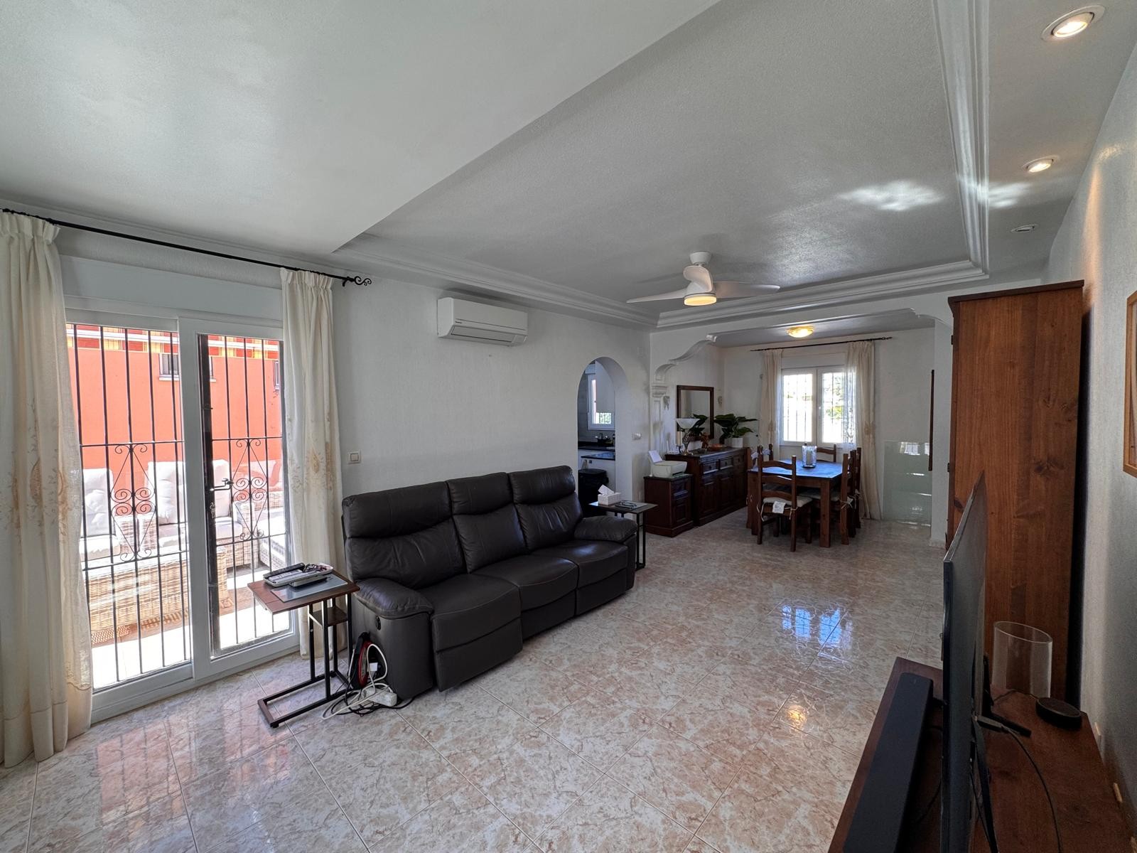 Garden in villa for sale in San Miguel de Salinas