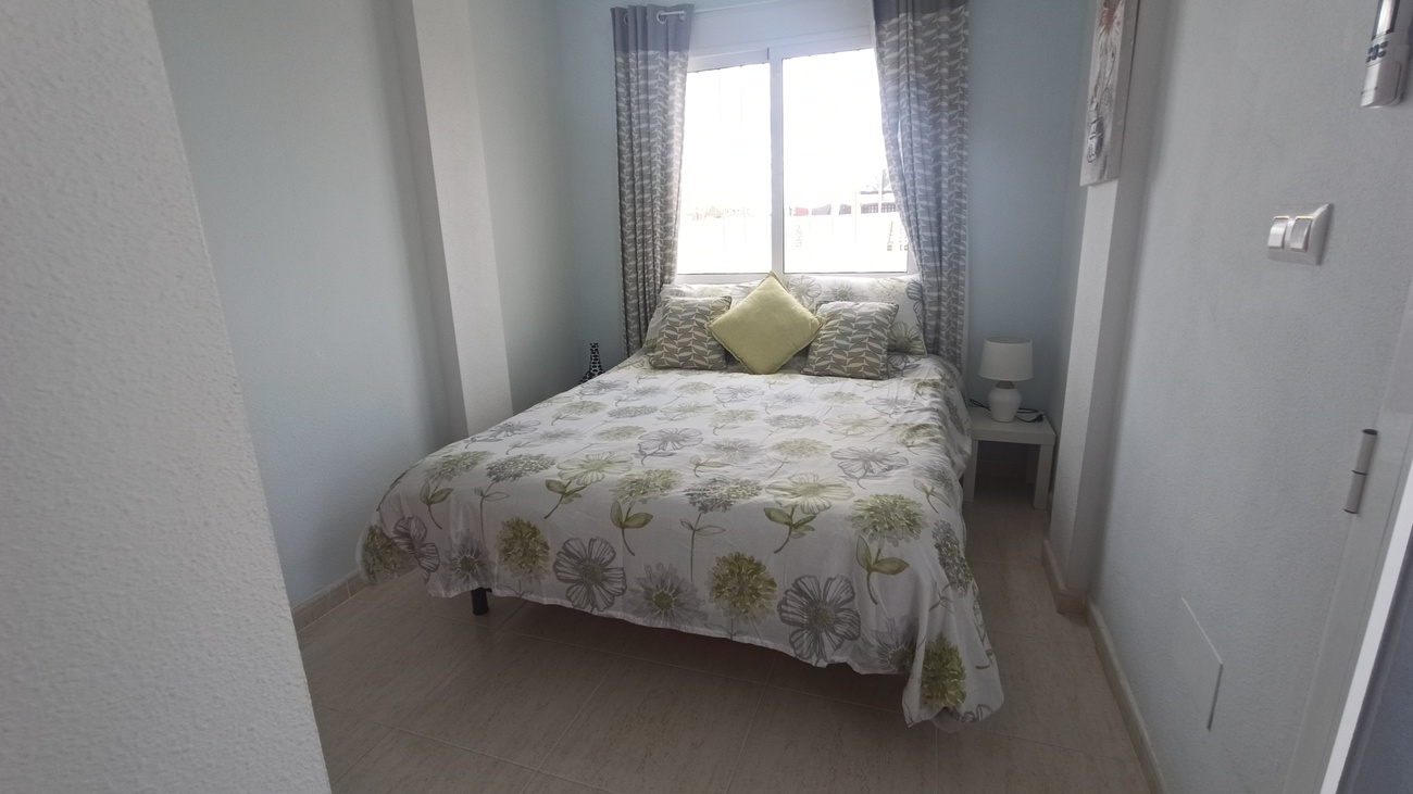 Master bedroom in villa for sale in Sucina