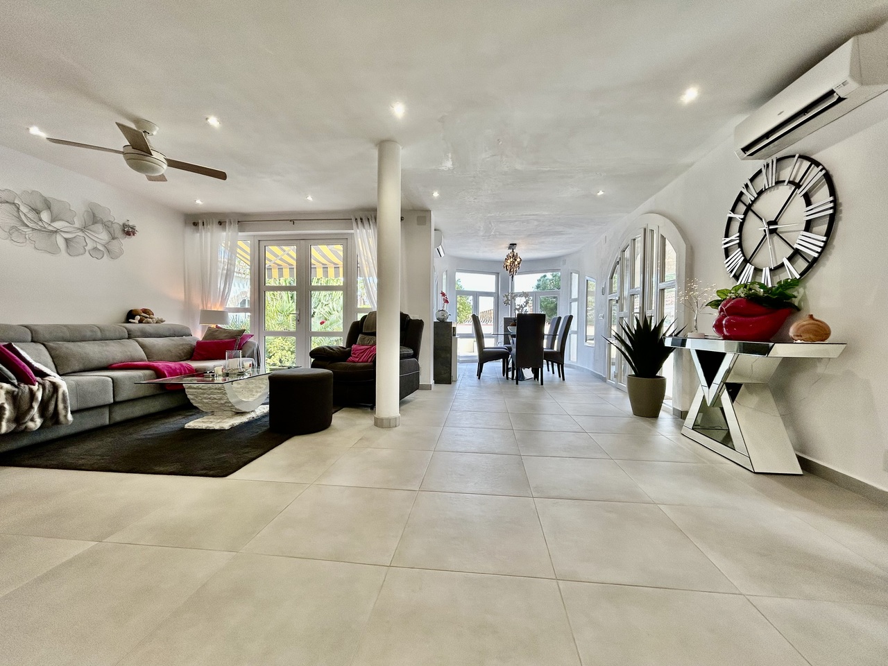 Bathroom in villa for sale in Cabo Roig
