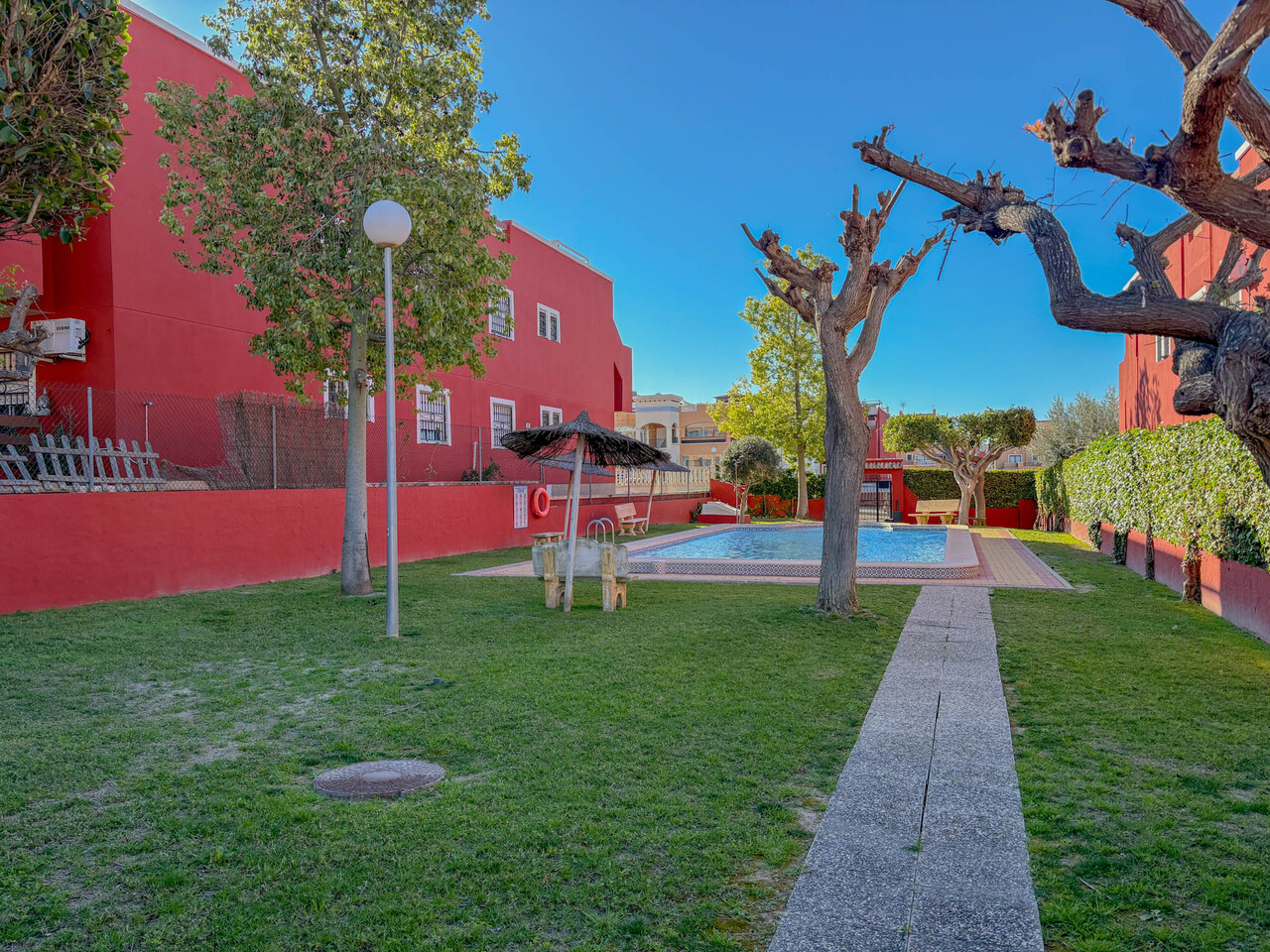 Master bedroom in apartment for sale in Torrevieja