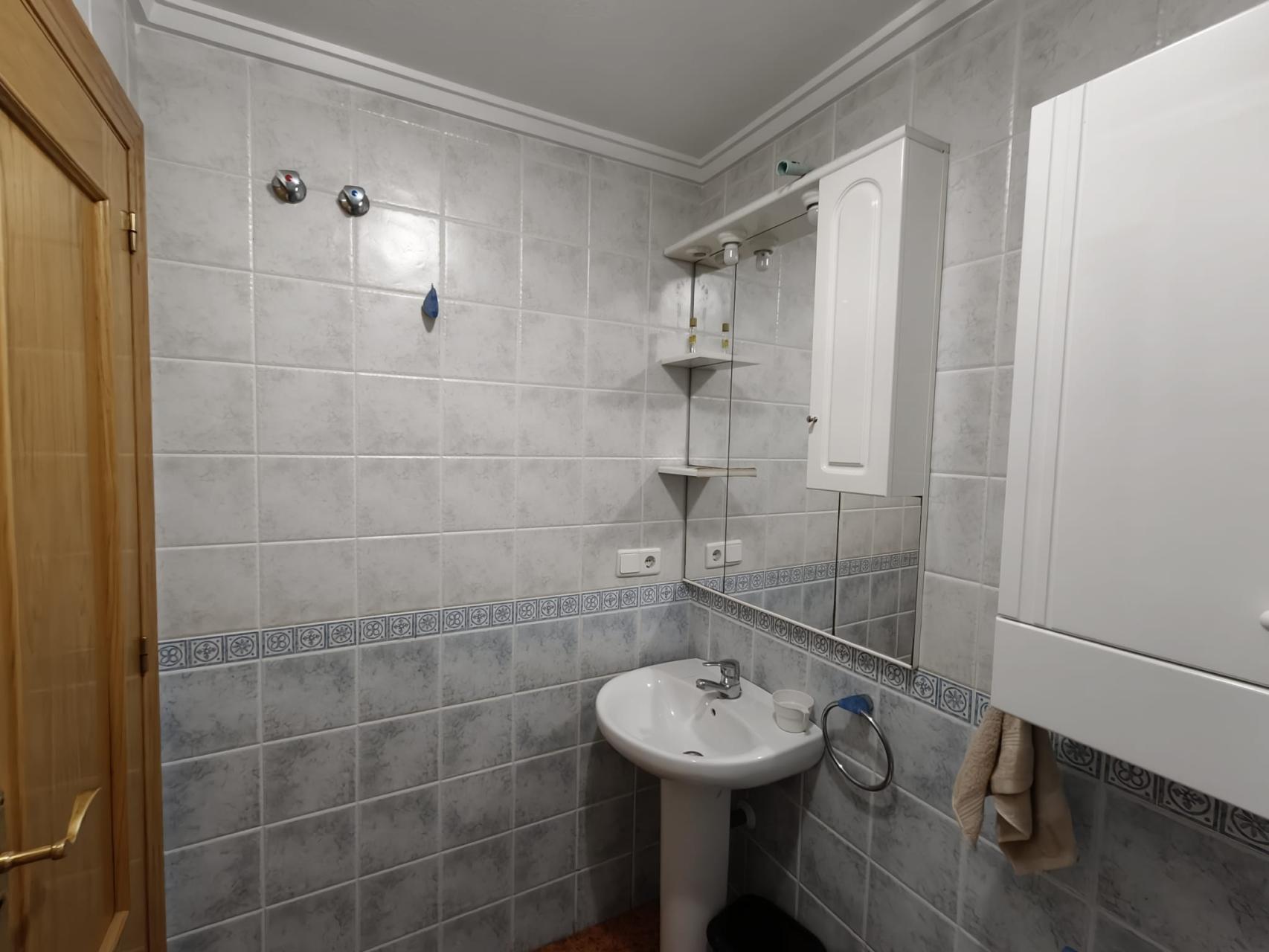 Bedroom in apartment for sale in Torrevieja