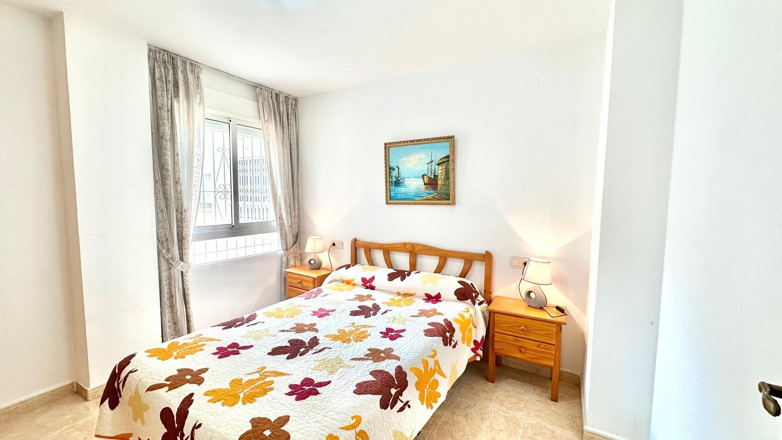 Bedroom in apartment for sale in Torrevieja
