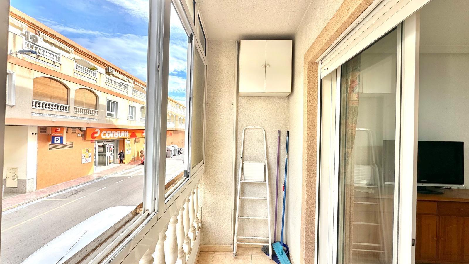 Terrace in apartment for sale in Torrevieja