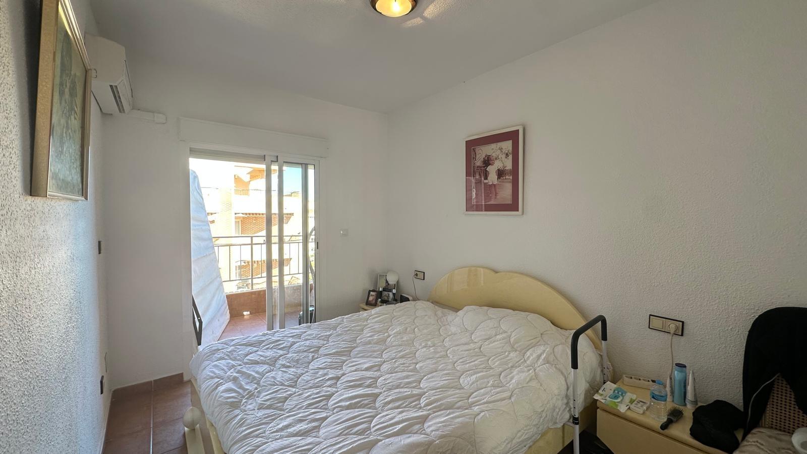 Bedroom in apartment for sale in Torrevieja