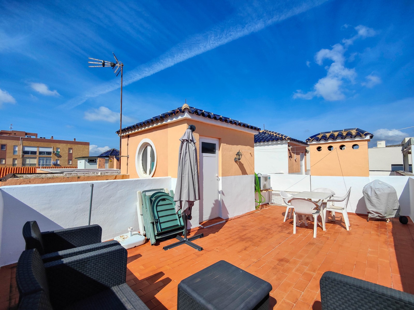 Immaculate duplex penthouse with private solarium for sale in La Mata, Torrevieja, just 200 metres f