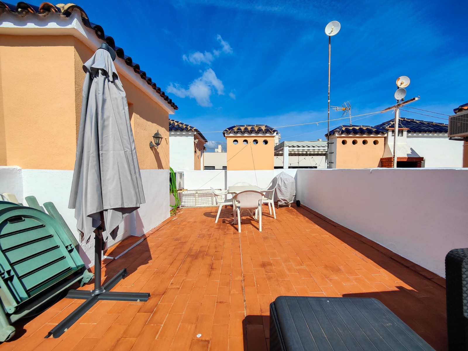 Immaculate duplex penthouse with private solarium for sale in La Mata, Torrevieja, just 200 metres f