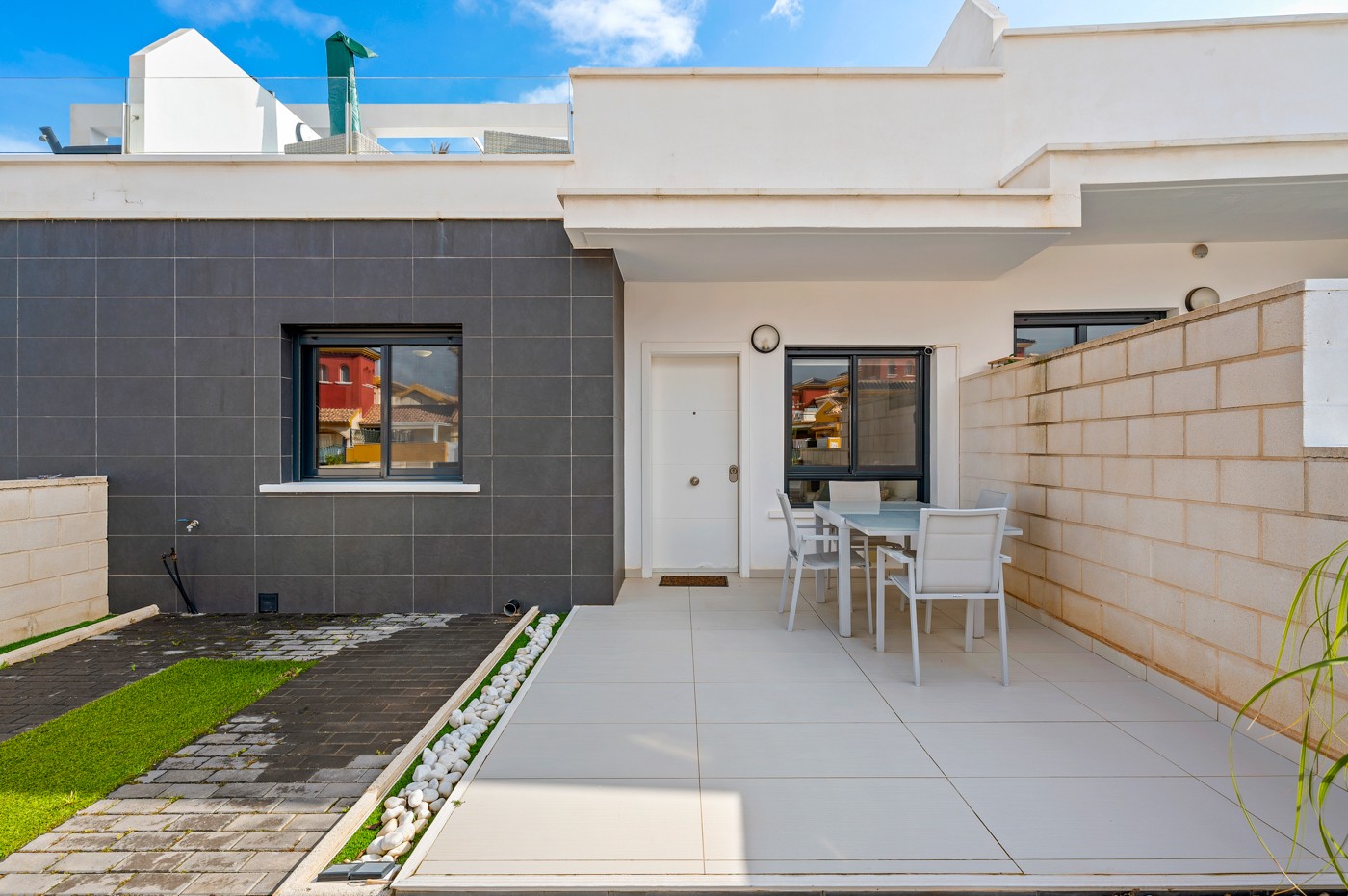 Garden in apartment for sale in Orihuela Costa