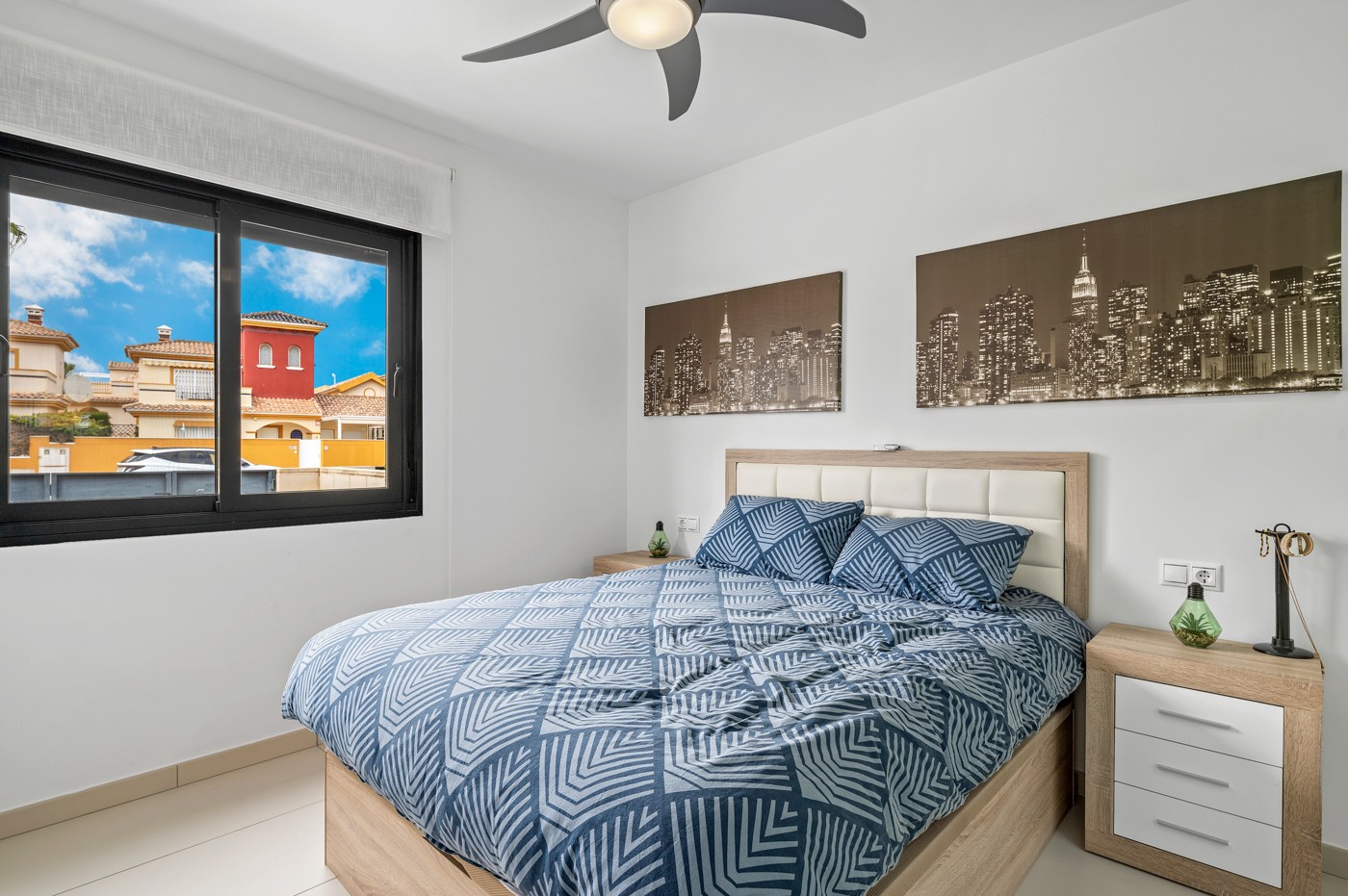 Bedroom in apartment for sale in Orihuela Costa