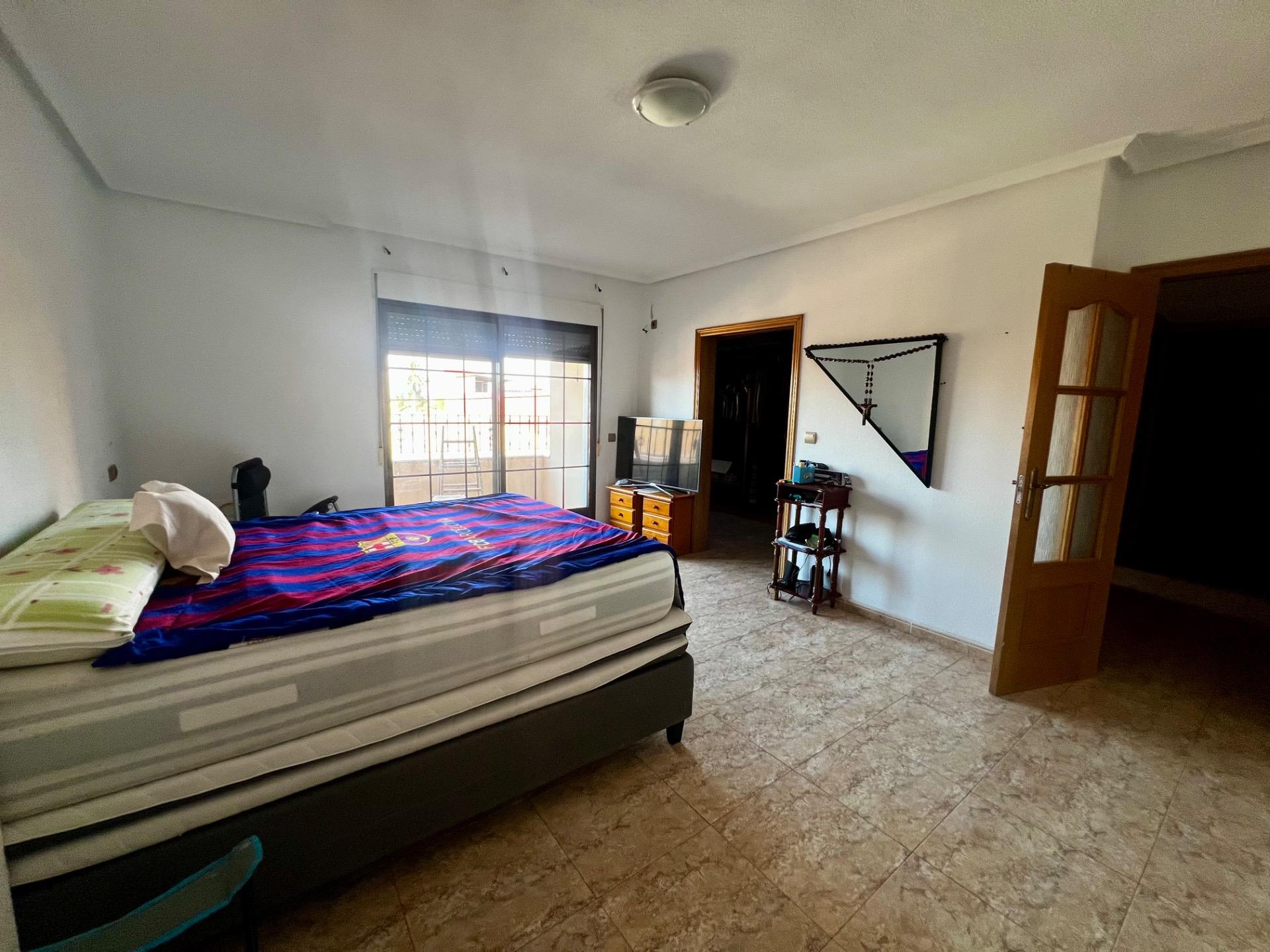 Pool area in apartment for sale in Rojales