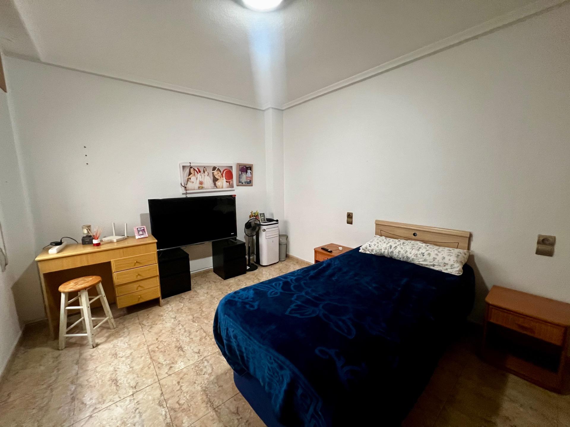 Pool area in apartment for sale in Rojales