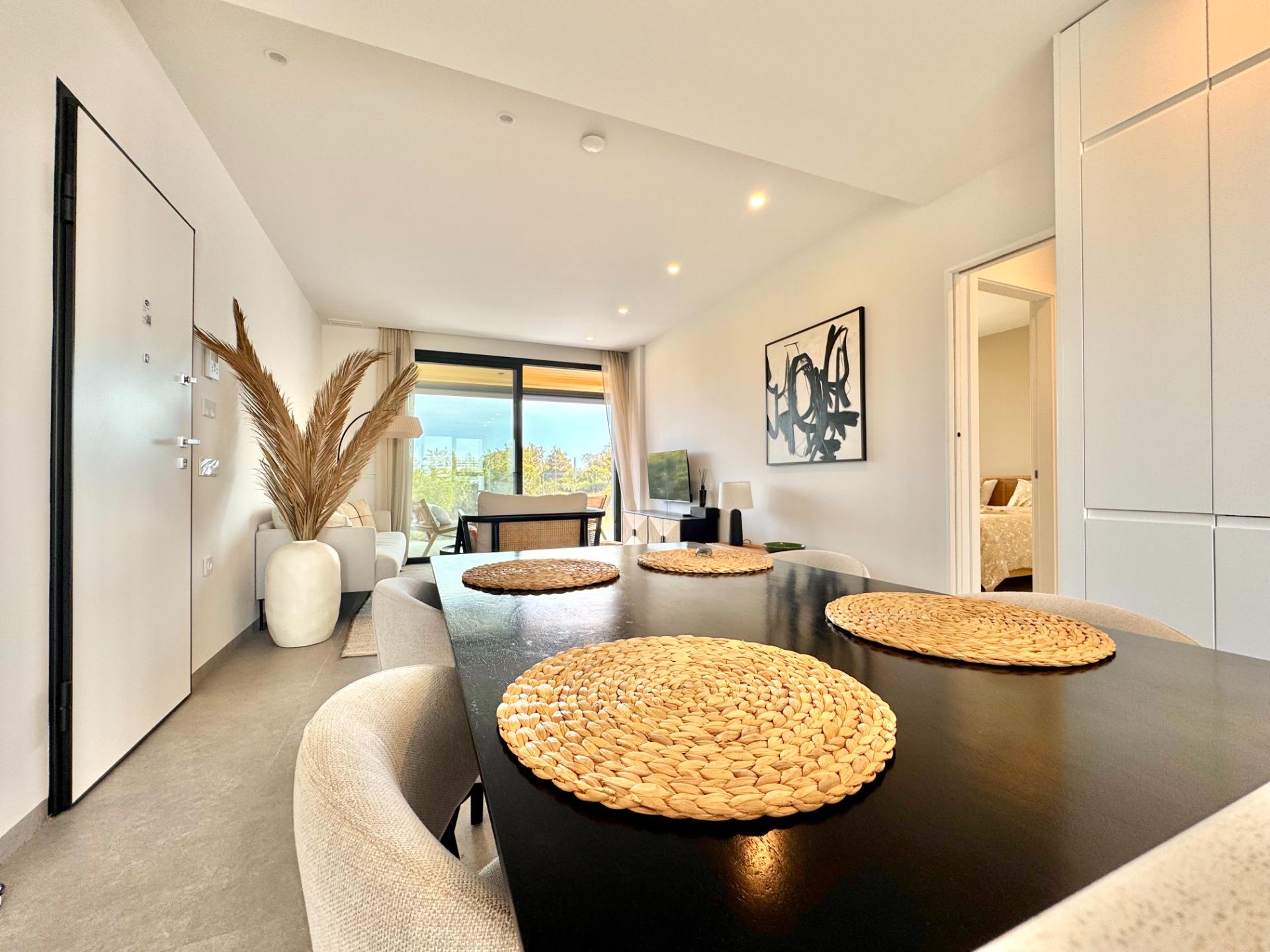Bedroom in apartment for sale in Orihuela
