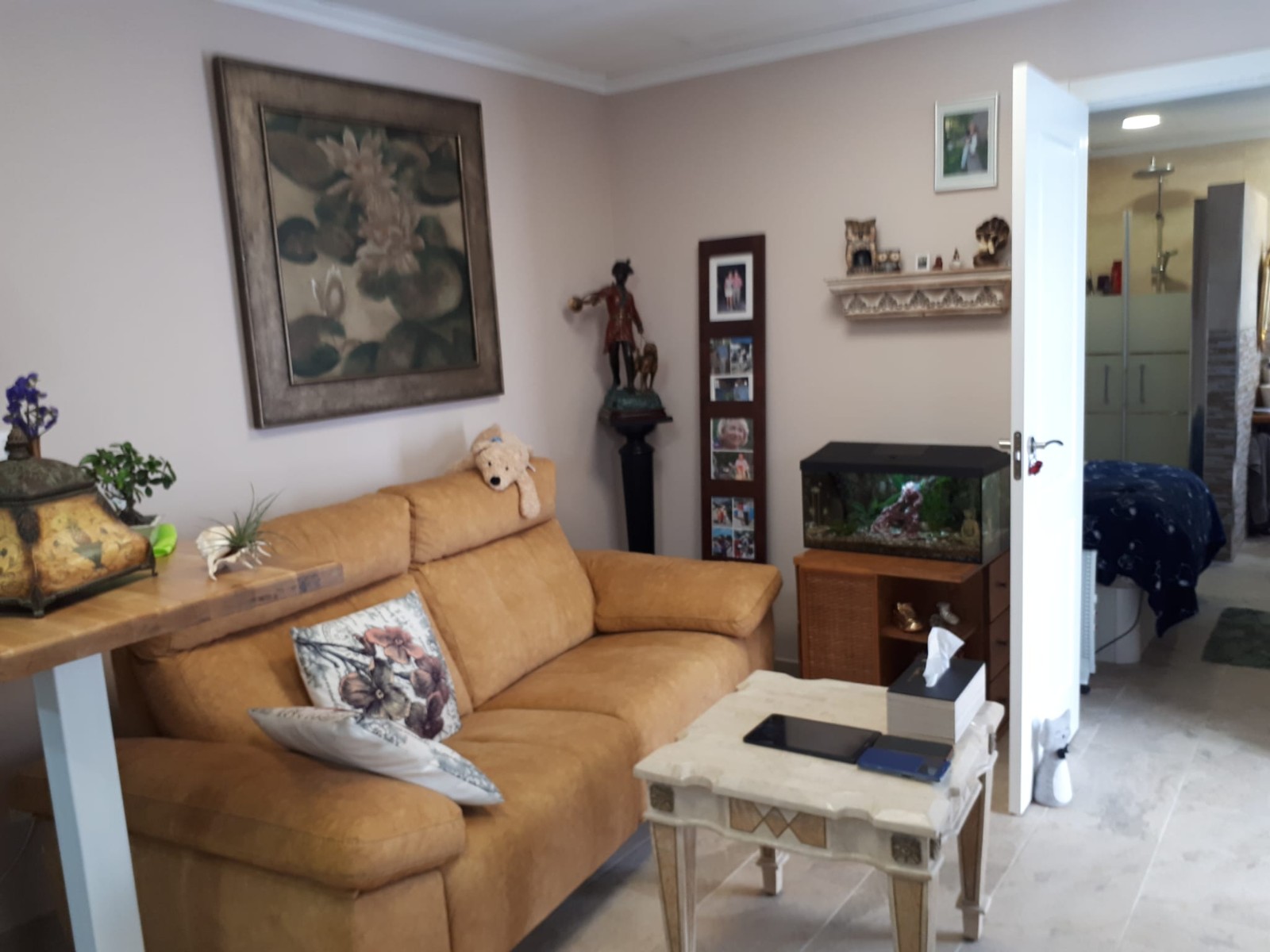 Bathroom in villa for sale in Villena