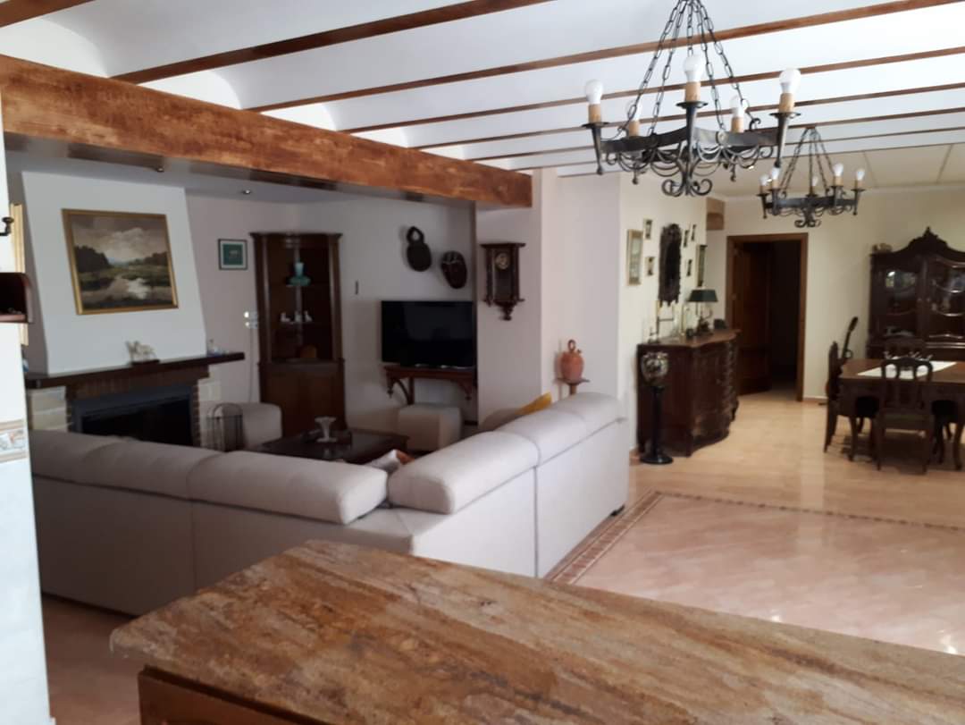 Bedroom in villa for sale in Villena