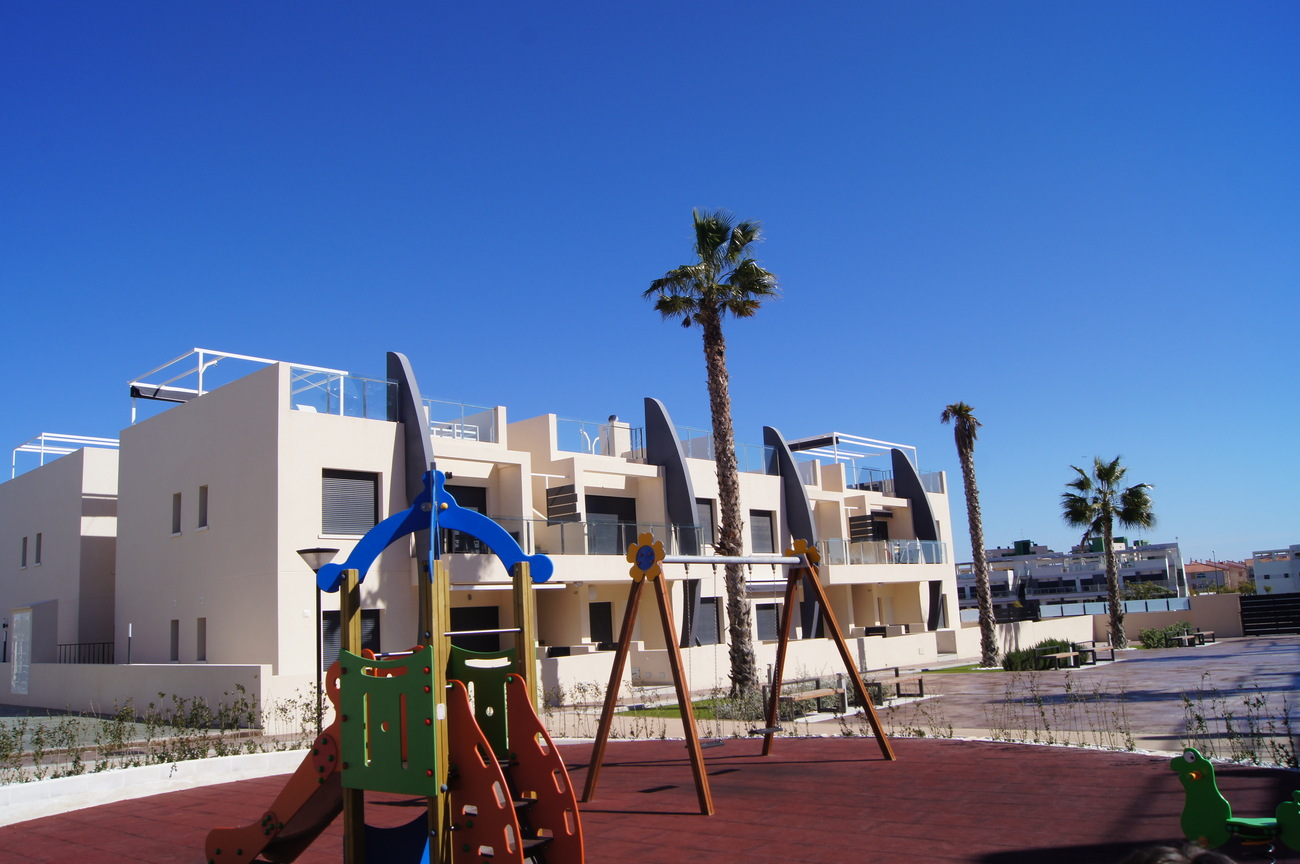 Garden in apartment for sale in Pilar de La Horadada