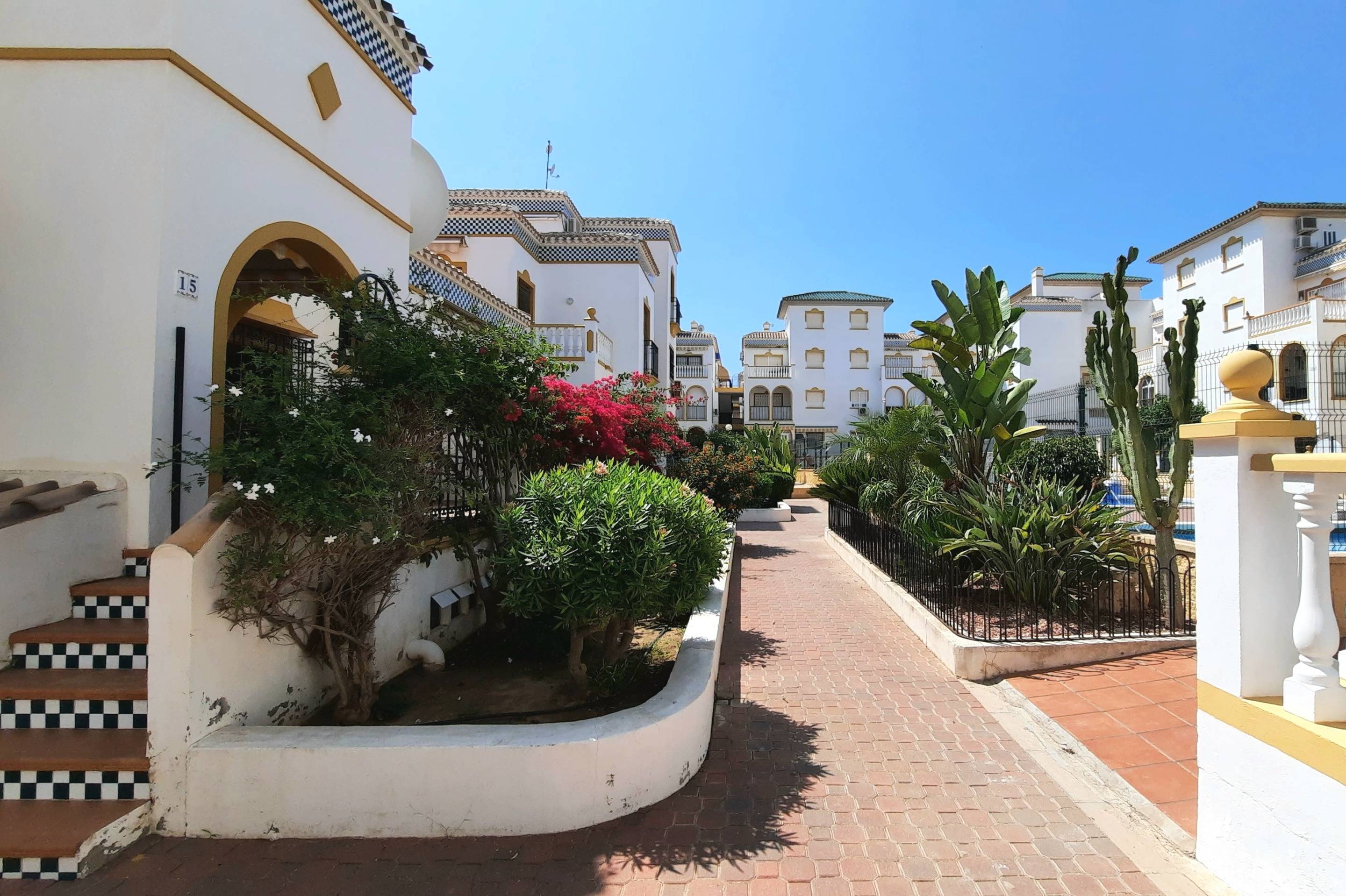 Dining area in bungalow for sale in Torrevieja