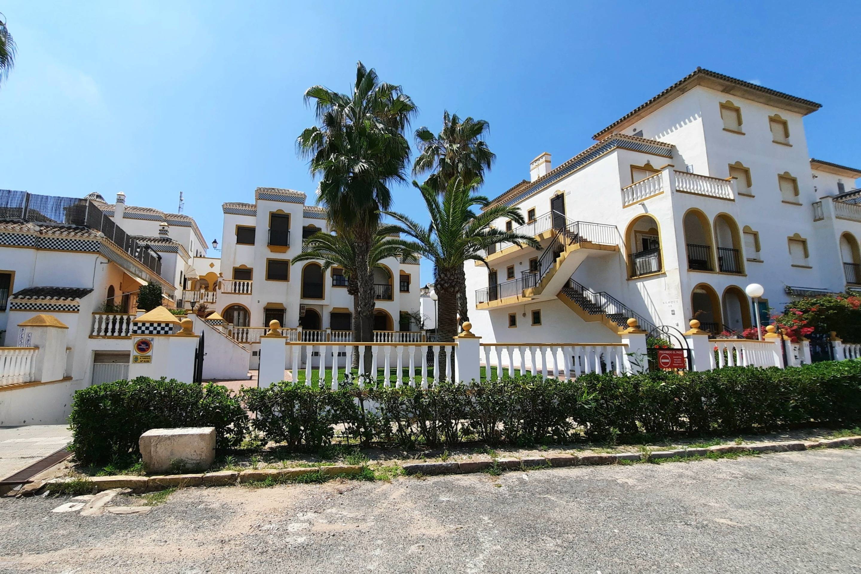 Terrace in bungalow for sale in Torrevieja