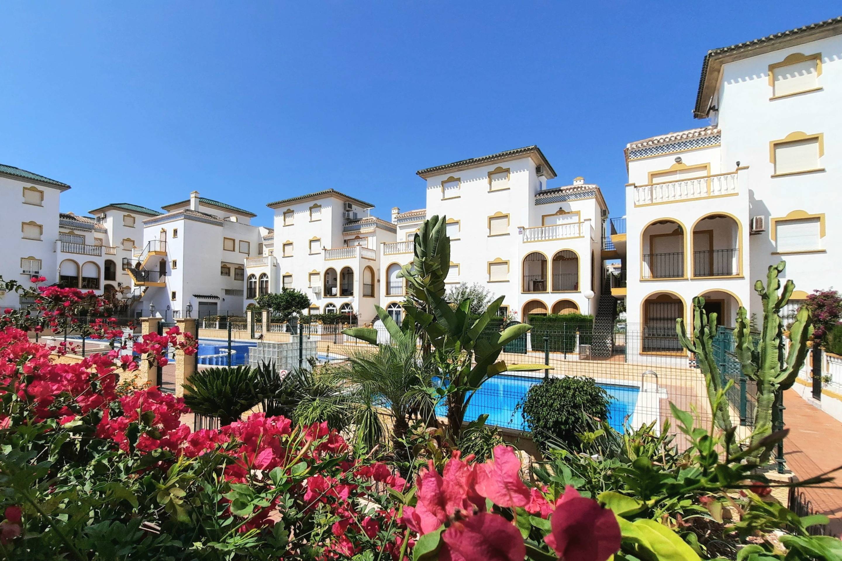 Bedroom in bungalow for sale in Torrevieja