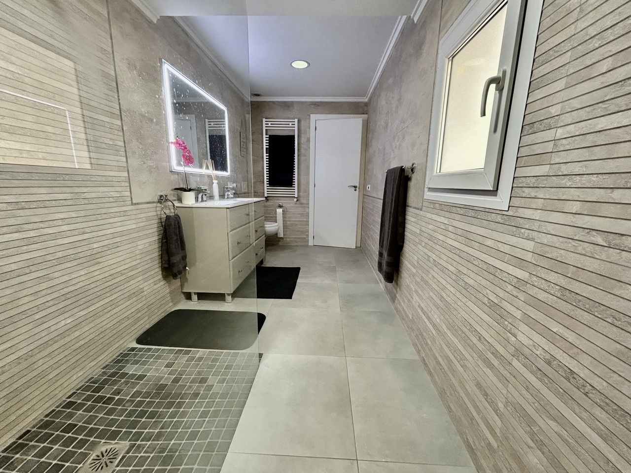 Living room in villa for sale in Cabo Roig