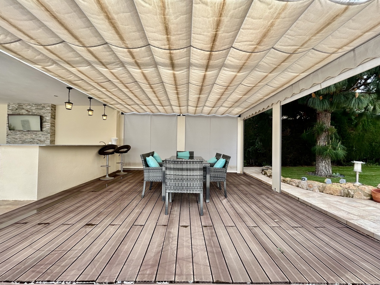 Dining area in villa for sale in Cabo Roig