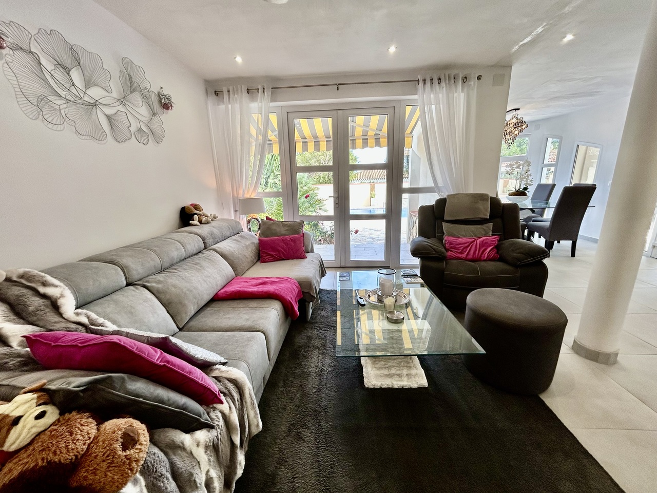 Pool area in villa for sale in Cabo Roig