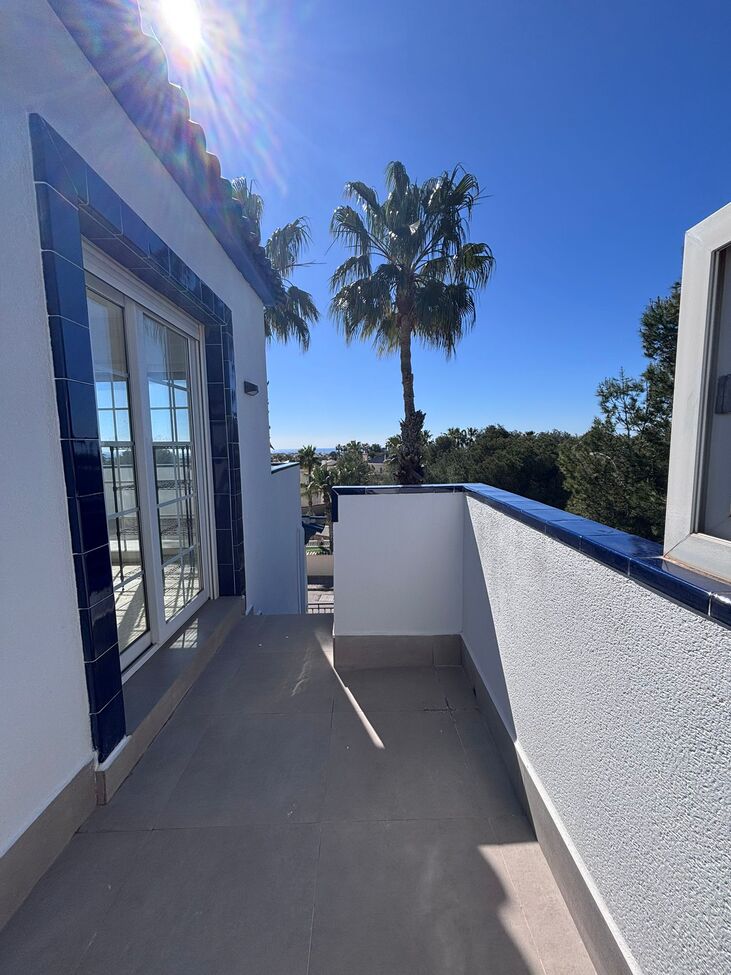 Dining area in penthouse for sale in Orihuela Costa
