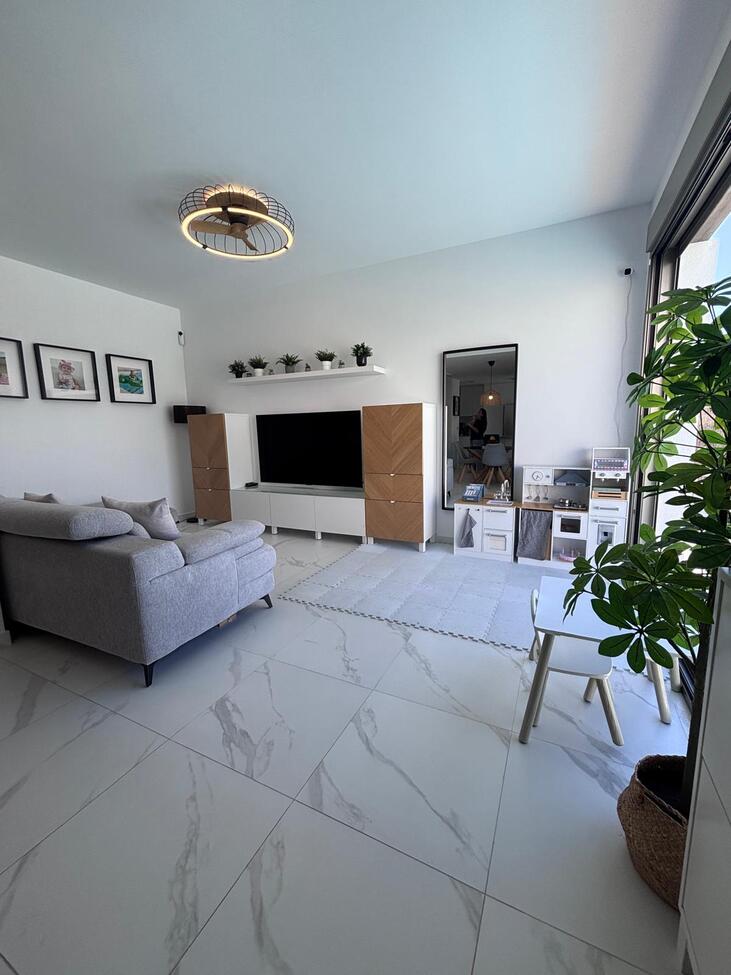 Master bedroom in villa for sale in Villamartin