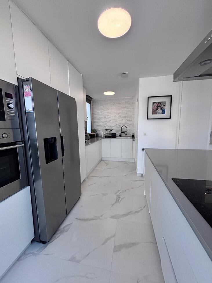 Beautiful 5-Bedroom Contemporary Villa with Heated Pool This stunning southwest-facing corner plot v